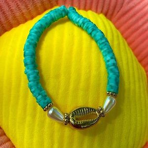 This is a high quality bracelet with a vibrant color and handmade